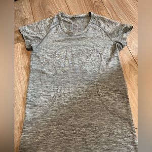 Lululemon swiftly tech short sleeve